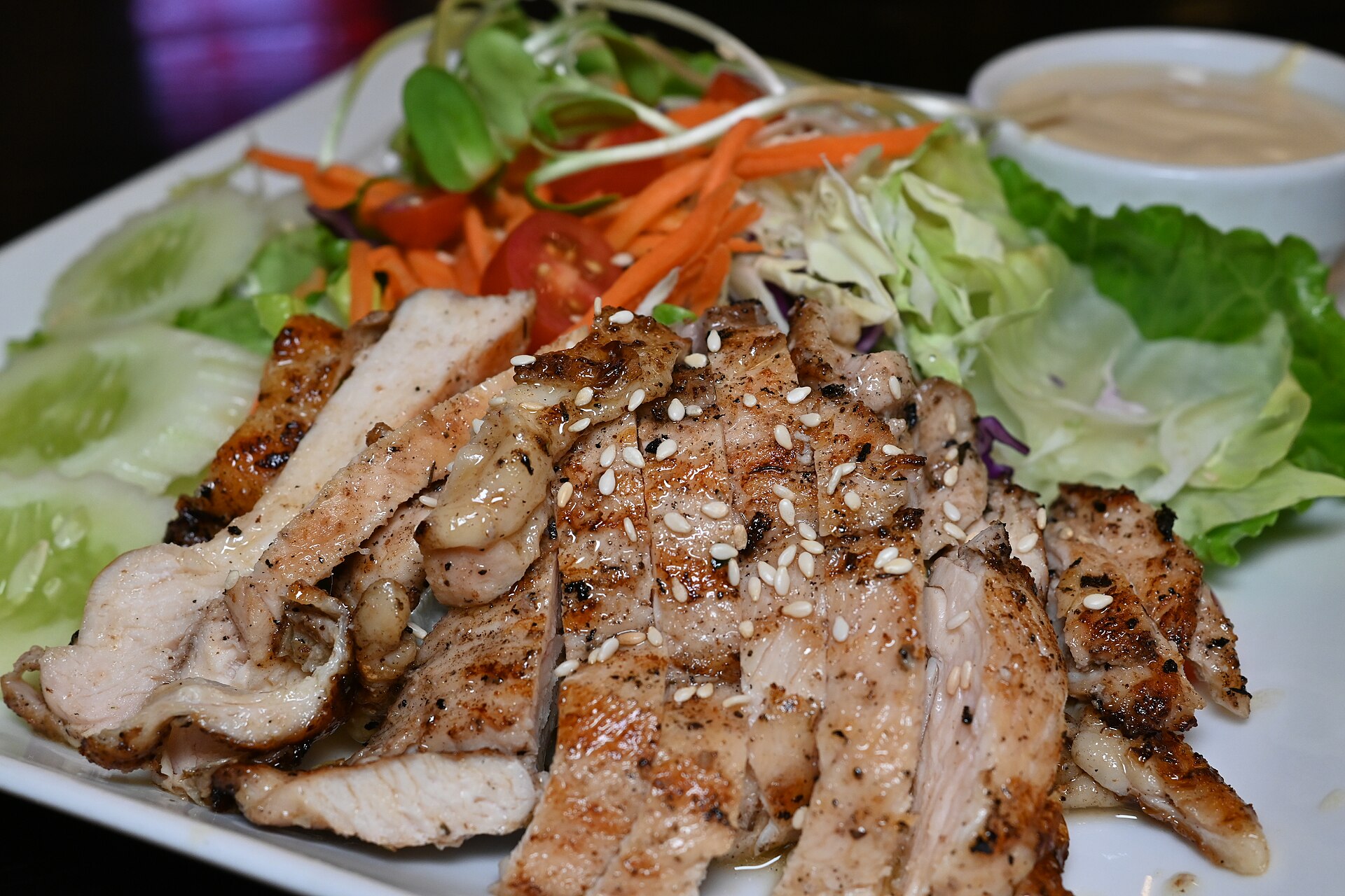 Garden salad with grilled chicken