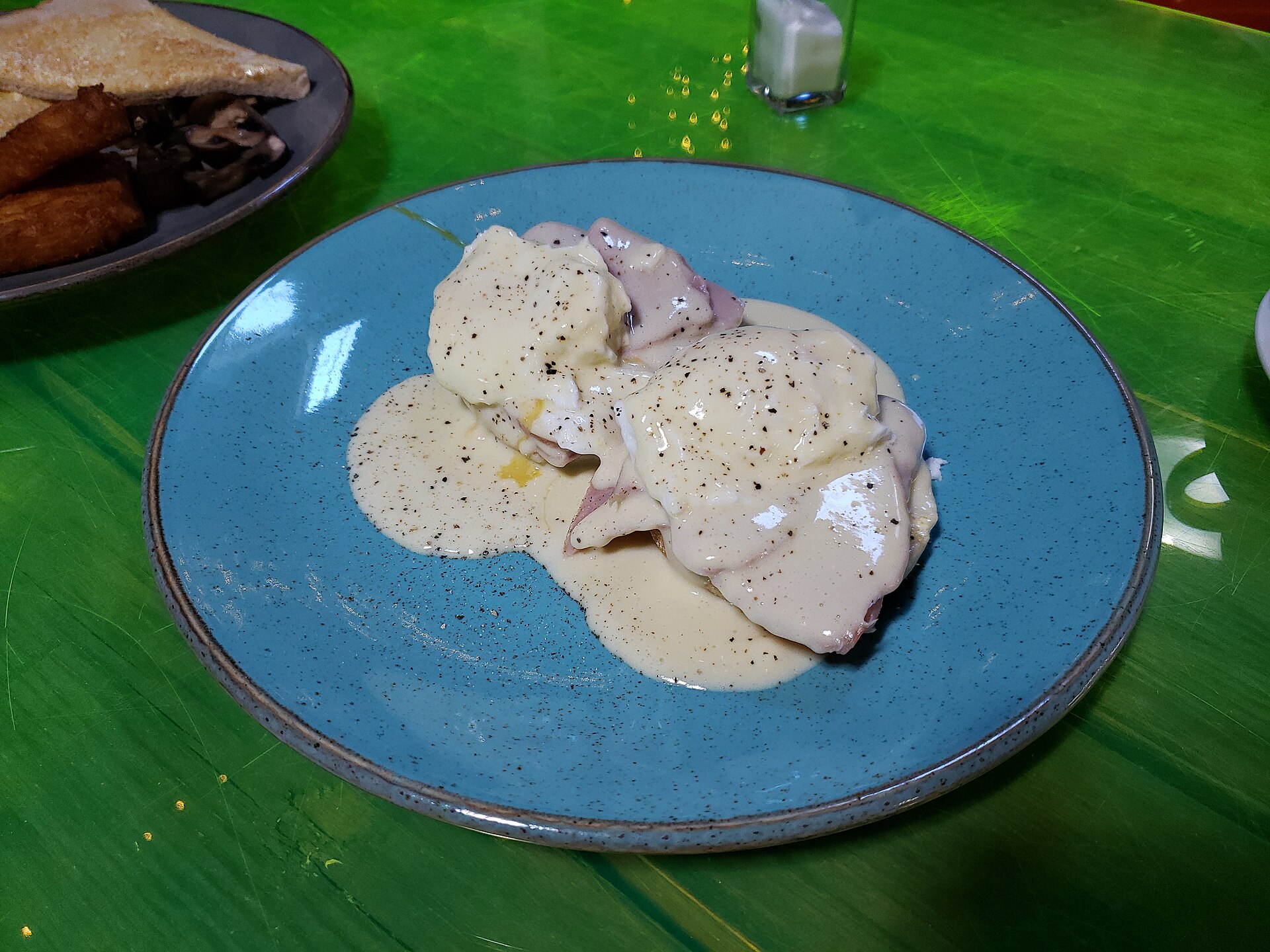 Eggs Benedict with hollandaise